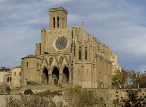 La Iglesia catalana cederá inmuebles para vivienda social