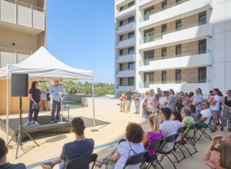 Metropolitan House abre las puertas de Finestrelles Torre I y 60 familias entran por primera vez en su futuro hogar