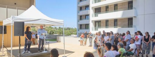 Metropolitan House abre las puertas de Finestrelles Torre I y 60 familias entran por primera vez en su futuro hogar