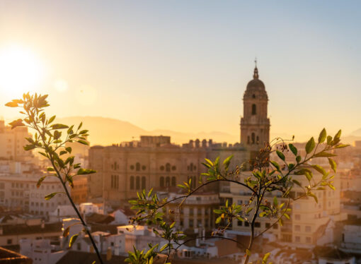 Málaga suma vivienda protegida en tres edificios sin uso